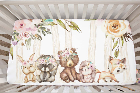 Woodland gil Crib Sheet, Forest animals Nursery Bedding - Forest friends
